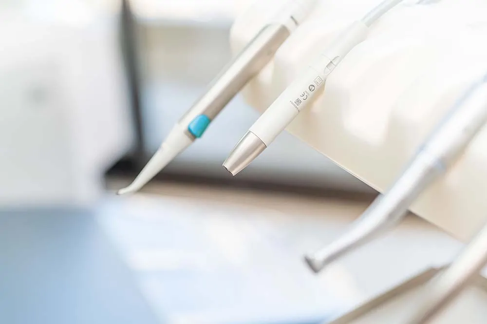 Το Οδοντιατρείο οδοντίατρος Καβάλα