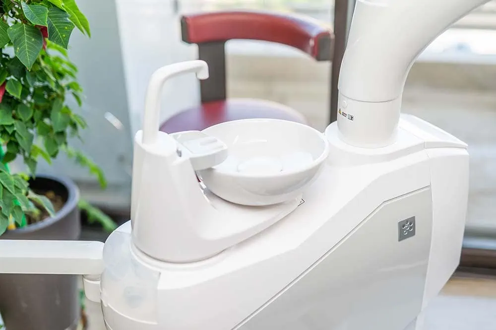 Το Οδοντιατρείο οδοντίατρος Καβάλα